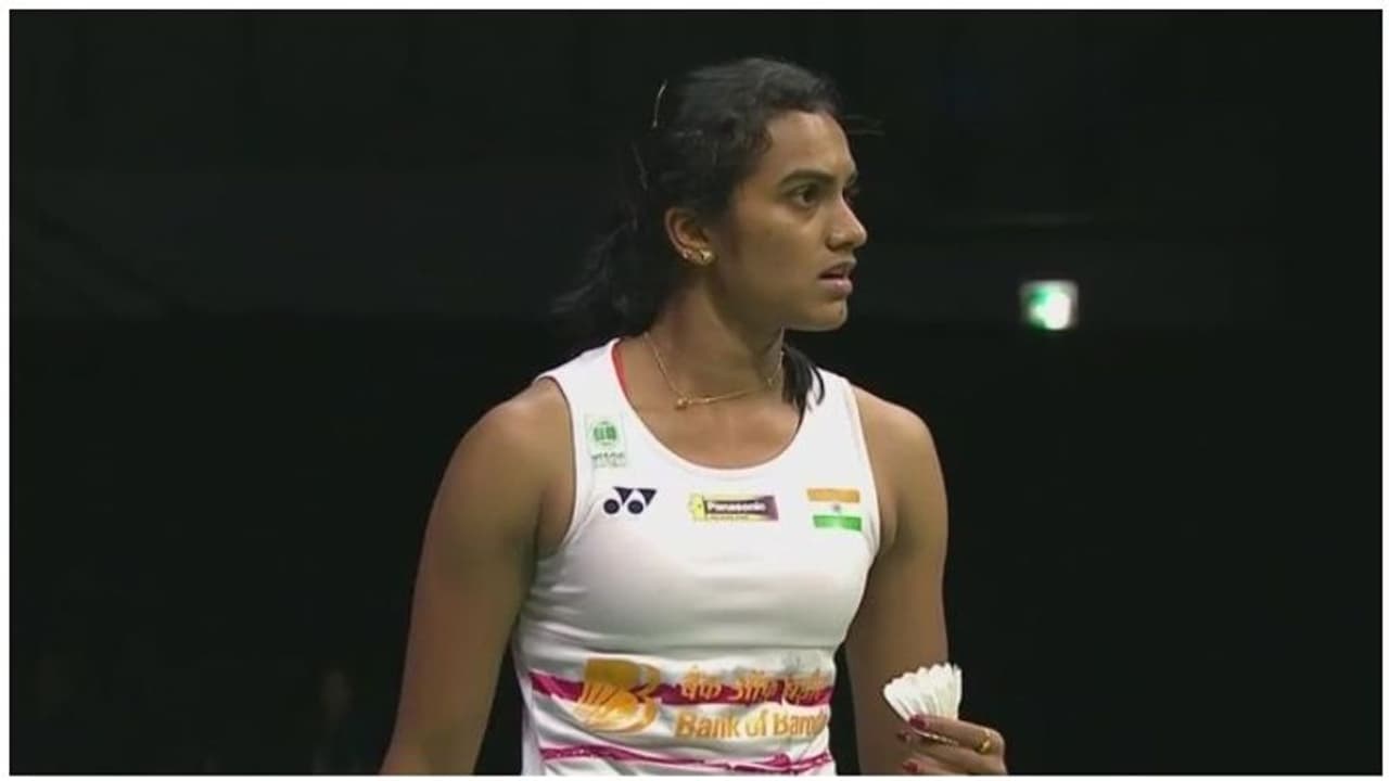 ಚೀನಾ ಓಪನ್‌ ಬ್ಯಾಡ್ಮಿಂಟನ್‌: ಸಿಂಧು ಮುನ್ನಡೆ, ಸೈನಾ ಔಟ್‌