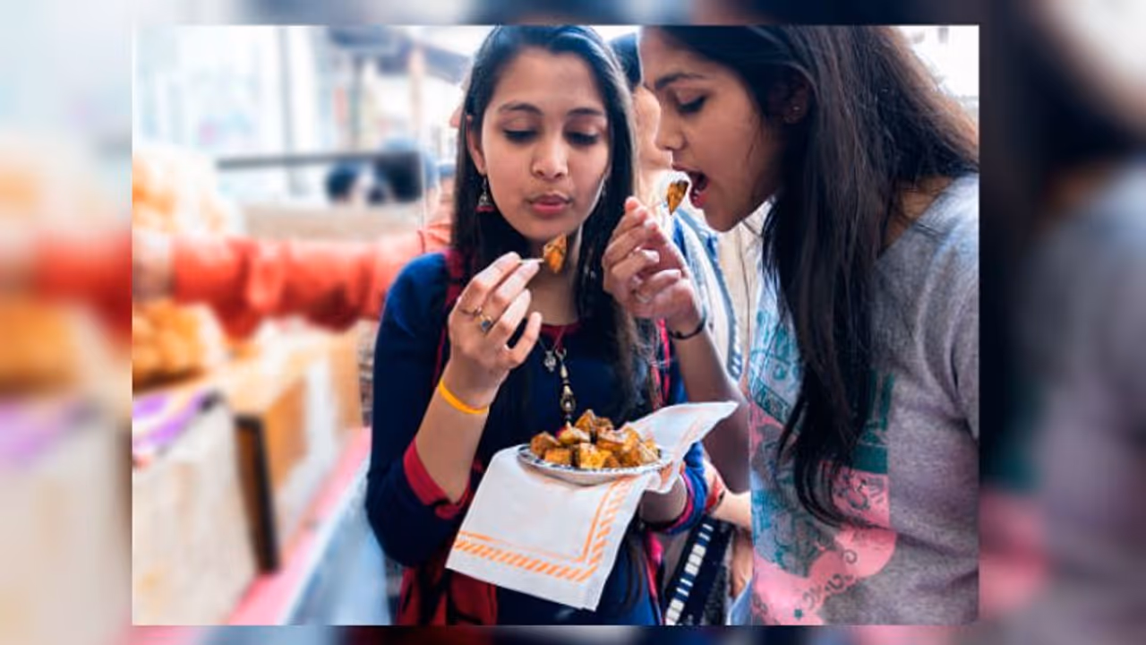 দুর্গা পুজোর অনিয়মে শারীরিক সমস্যা ? হজম শক্তি বাড়াতে আর মেদ ঝরানোর জন্য রইল ১০ উপায় দুর্গা পুজোর অনিয়মে শারীরিক সমস্যা ? হজম শক্তি বাড়াতে আর মেদ ঝরানোর জন্য রইল ১০ উপায়