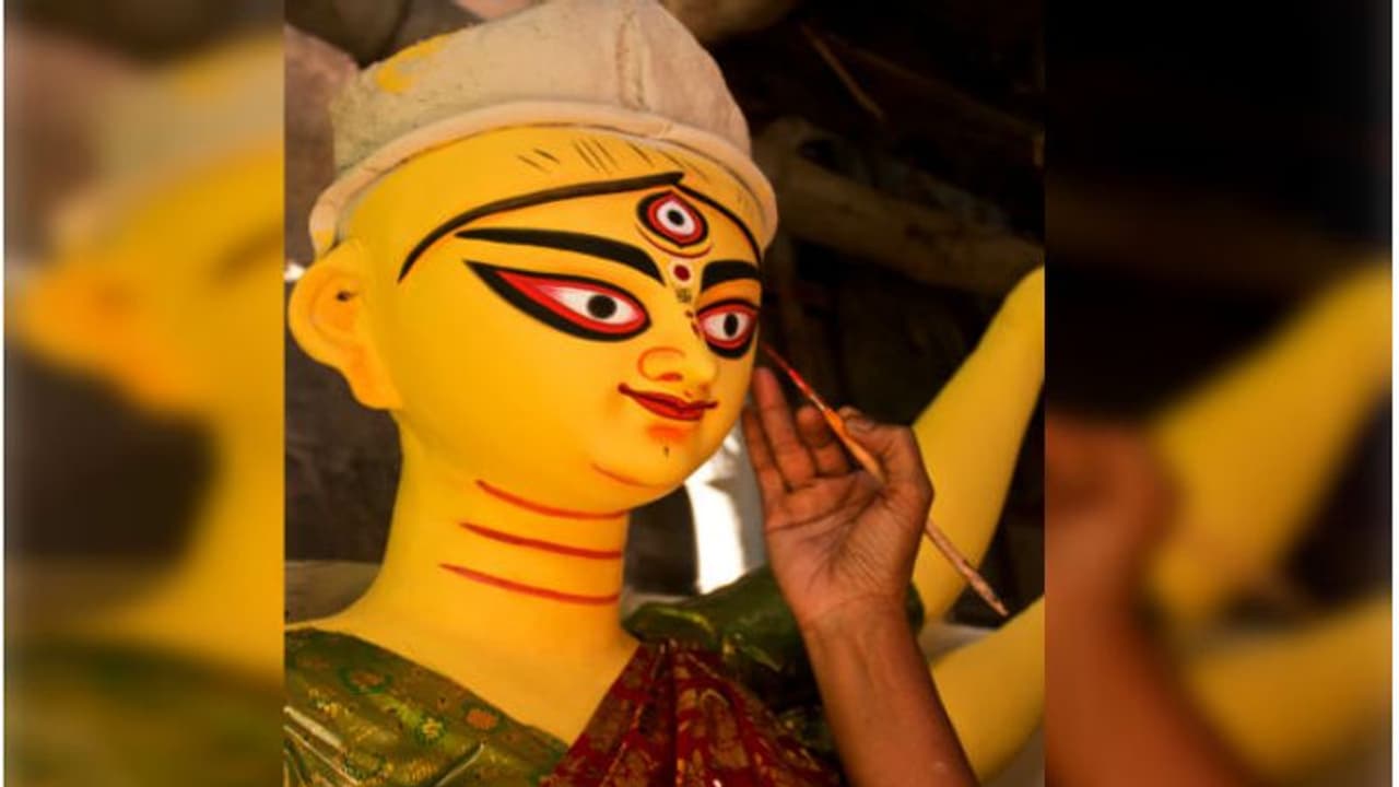 মহামারী আতঙ্ক দূরে রেখে, হাওড়ায় শুরু বাঙালি শ্রেষ্ঠ উৎসবের প্রস্তুতি