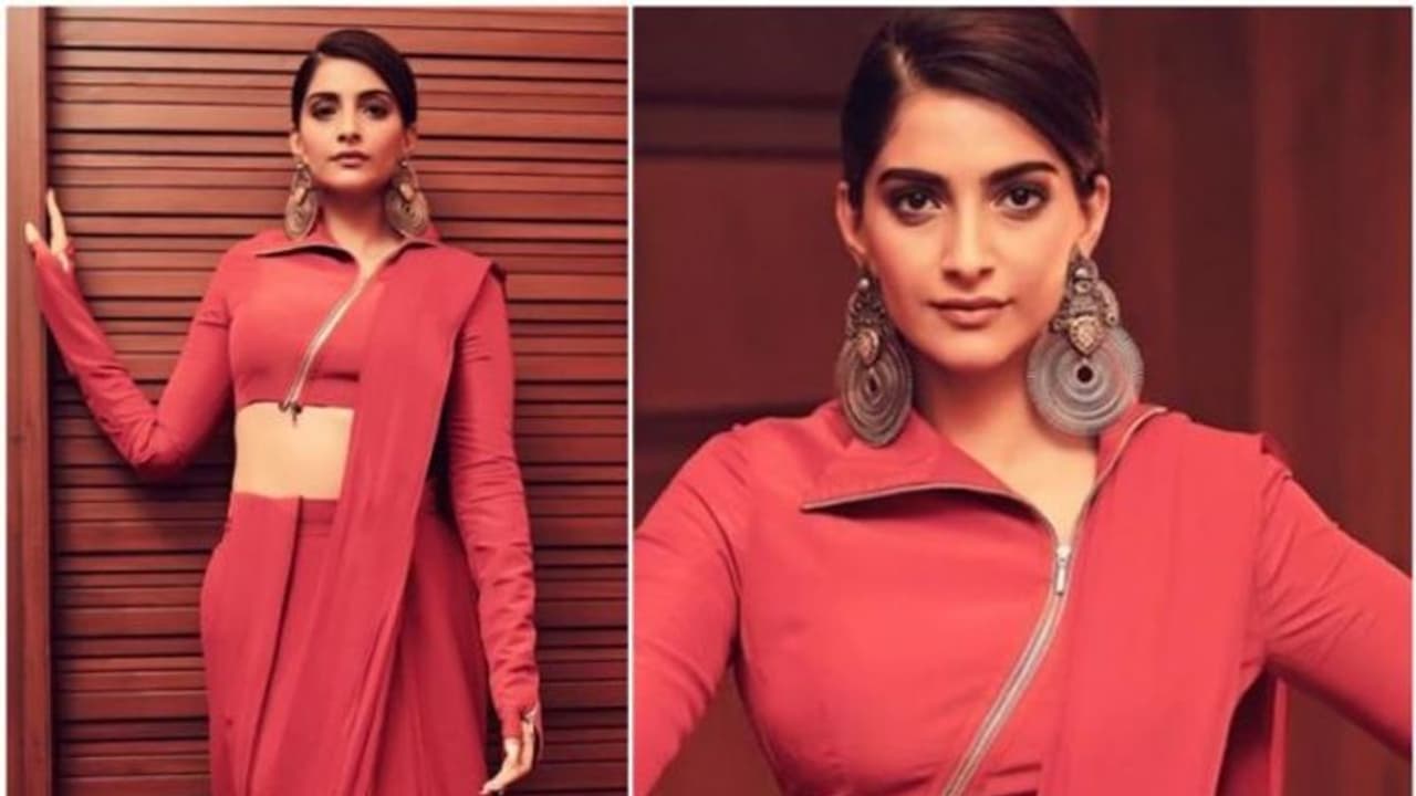 ക്ലാസിക് സാരിയെ സ്റ്റൈലിഷാക്കി; ഫാഷന്ലോകത്തിന്റെ കയ്യടി നേടി സോനം ക്ലാസിക് സാരിയെ സ്റ്റൈലിഷാക്കി; ഫാഷന്ലോകത്തിന്റെ കയ്യടി നേടി സോനം