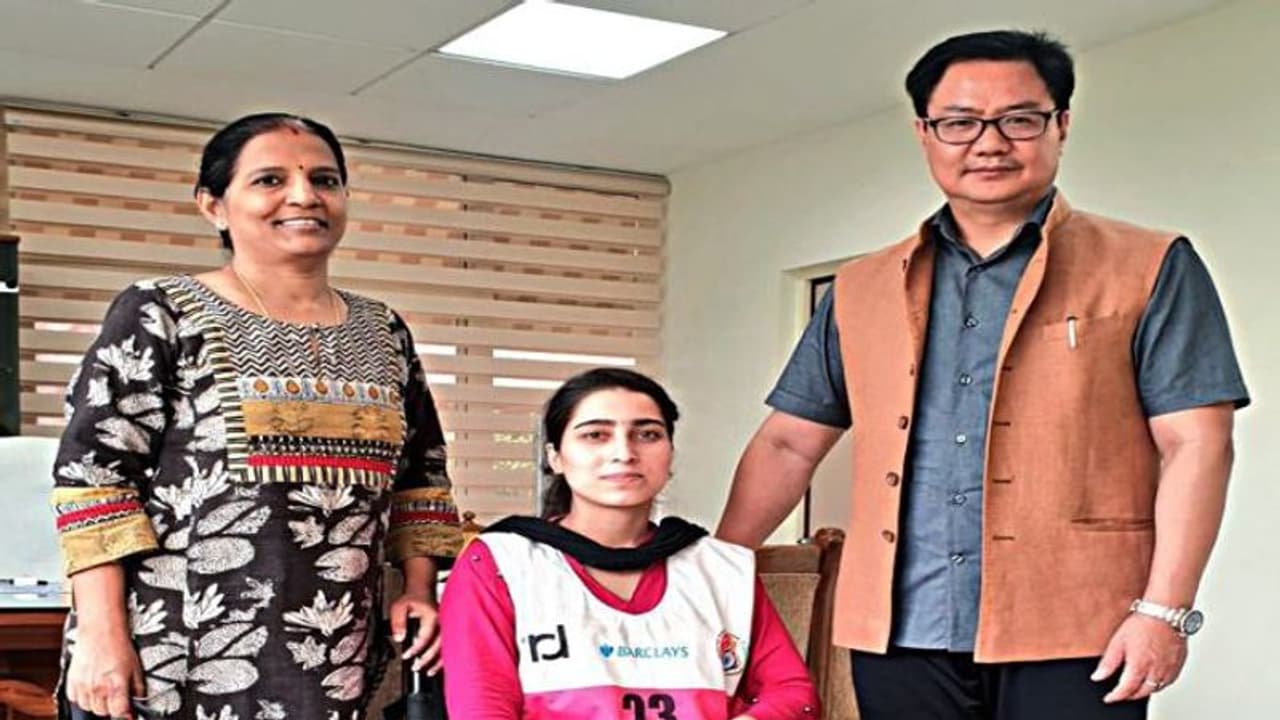 ಕಾಶ್ಮೀರ ಆಟಗಾರ್ತಿ ಹುಡುಕಿಕೊಟ್ಟ ಭಾರತೀಯ ಸೇನೆ! ಕಾಶ್ಮೀರ ಆಟಗಾರ್ತಿ ಹುಡುಕಿಕೊಟ್ಟ ಭಾರತೀಯ ಸೇನೆ!