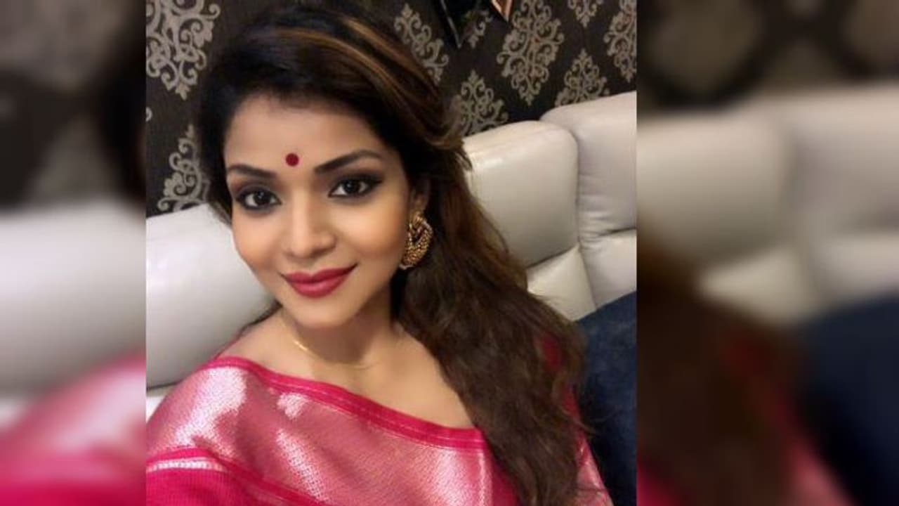 ফেসবুক অ্যাকাউন্টে হানাদার, অরুণিমার পেজ গেল অশ্লীল পোস্টের দখলে ফেসবুক অ্যাকাউন্টে হানাদার, অরুণিমার পেজ গেল অশ্লীল পোস্টের দখলে