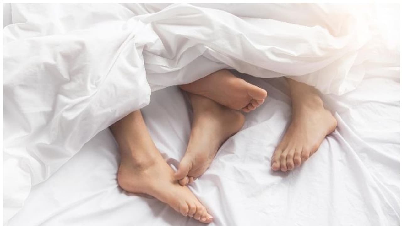 కోడలితో మామ వివాహేతర సంబంధం.. నిజం తెలిసిన కొడుకు.. కోడలితో మామ వివాహేతర సంబంధం.. నిజం తెలిసిన కొడుకు..