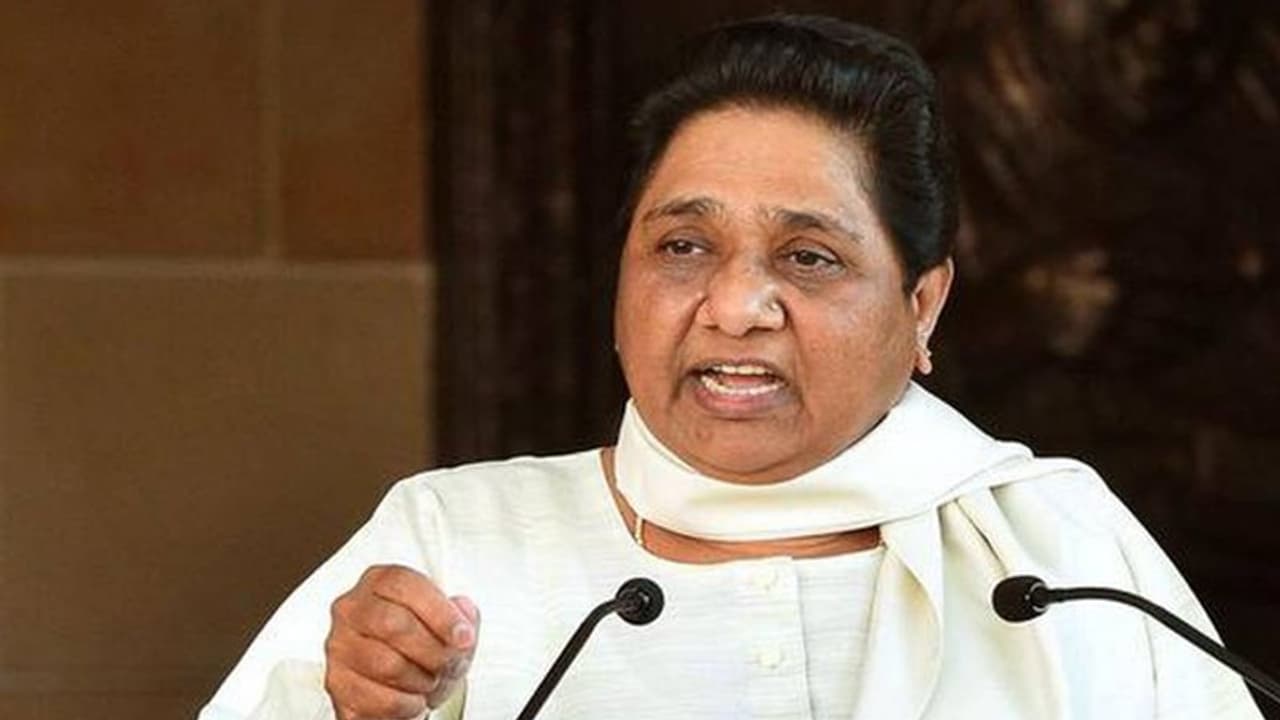 हरदोई में दलित युवक को जिंदा जलाया, घटना के 2 दिन बाद मायावती ने की जल्द कार्रवाई की मांग हरदोई में दलित युवक को जिंदा जलाया, घटना के 2 दिन बाद मायावती ने की जल्द कार्रवाई की मांग