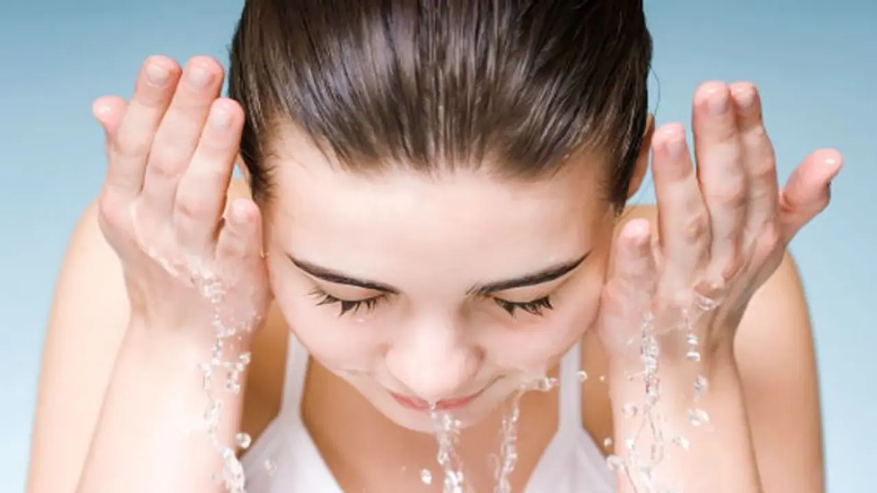 ত্বক হবে উজ্জ্বল ফর্সা, বাড়িতে পড়ে থাকা জিনিস দিয়ে তৈরি করুন ফেসওয়াশ ত্বক হবে উজ্জ্বল ফর্সা, বাড়িতে পড়ে থাকা জিনিস দিয়ে তৈরি করুন ফেসওয়াশ