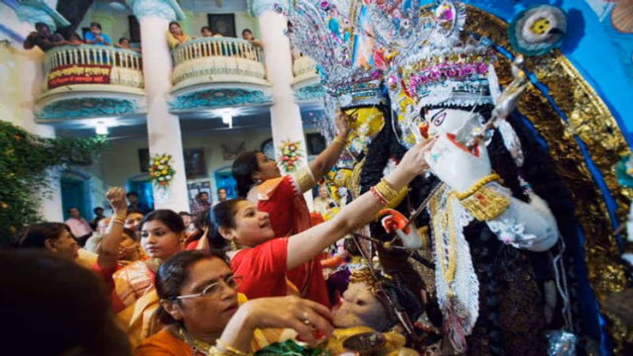 দূষণ এড়াতে সিন্থেটিক লাইনার, এবার বিজয়াতে মানতে হবে কড়া নির্দেশ, তৈরি গাইডলাইন দূষণ এড়াতে সিন্থেটিক লাইনার, এবার বিজয়াতে মানতে হবে কড়া নির্দেশ, তৈরি গাইডলাইন