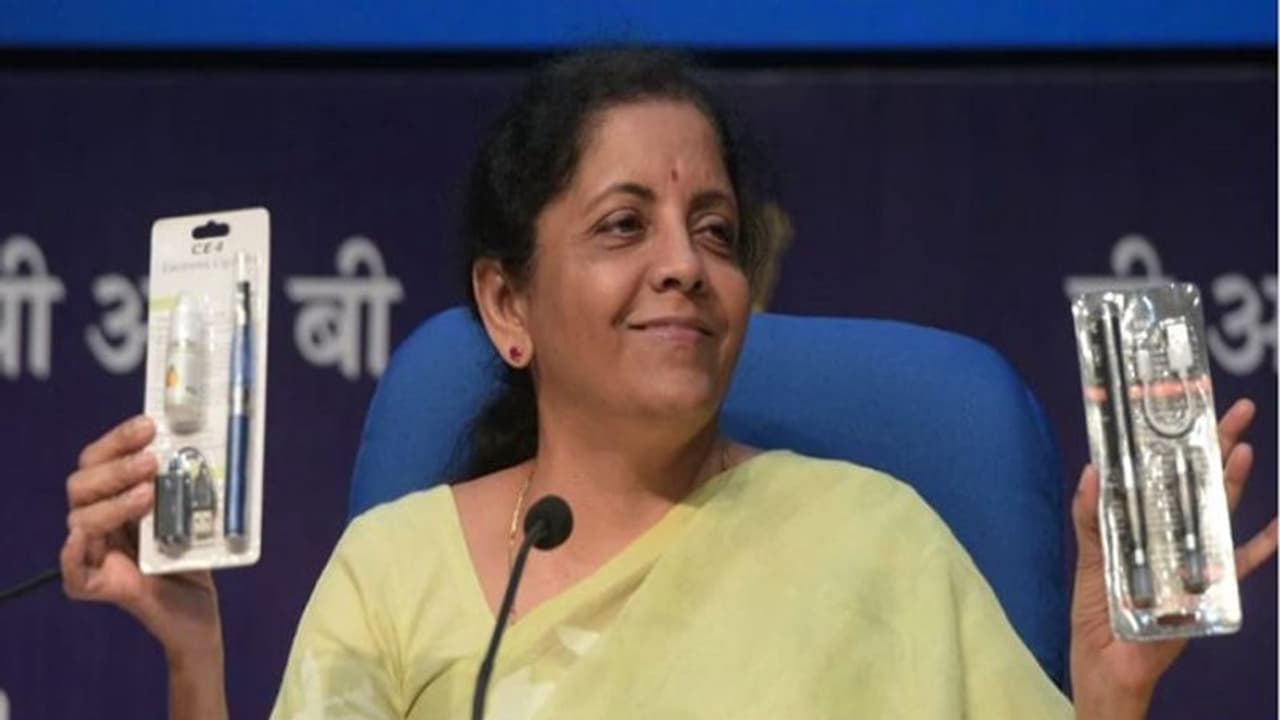 ಇ ಸಿಗರೇಟ್ ಬ್ಯಾನ್: ಮೋದಿ ಹೇಳಿದ್ದು ಇನ್ಮೇಲೆ ಸೇದ್ಬೇಡ ಮ್ಯಾನ್! ಇ ಸಿಗರೇಟ್ ಬ್ಯಾನ್: ಮೋದಿ ಹೇಳಿದ್ದು ಇನ್ಮೇಲೆ ಸೇದ್ಬೇಡ ಮ್ಯಾನ್!