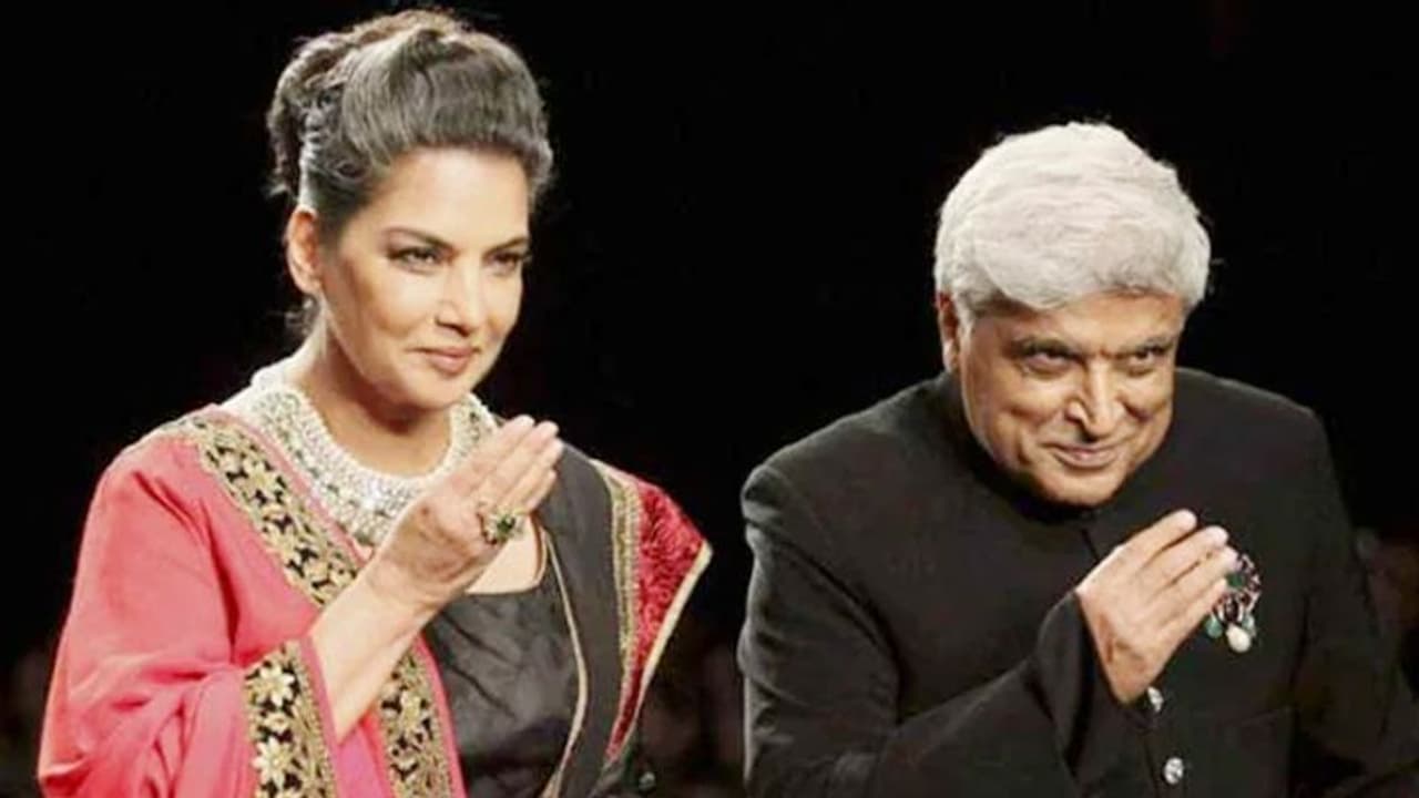 शबाना आजमी के पिता से लेखनी सीखने के दौरान हुआ था जावेद अख्तर को एक्ट्रेस से प्यार, ऐसी है दोनों की लव स्टोरी शबाना आजमी के पिता से लेखनी सीखने के दौरान हुआ था जावेद अख्तर को एक्ट्रेस से प्यार, ऐसी है दोनों की लव स्टोरी