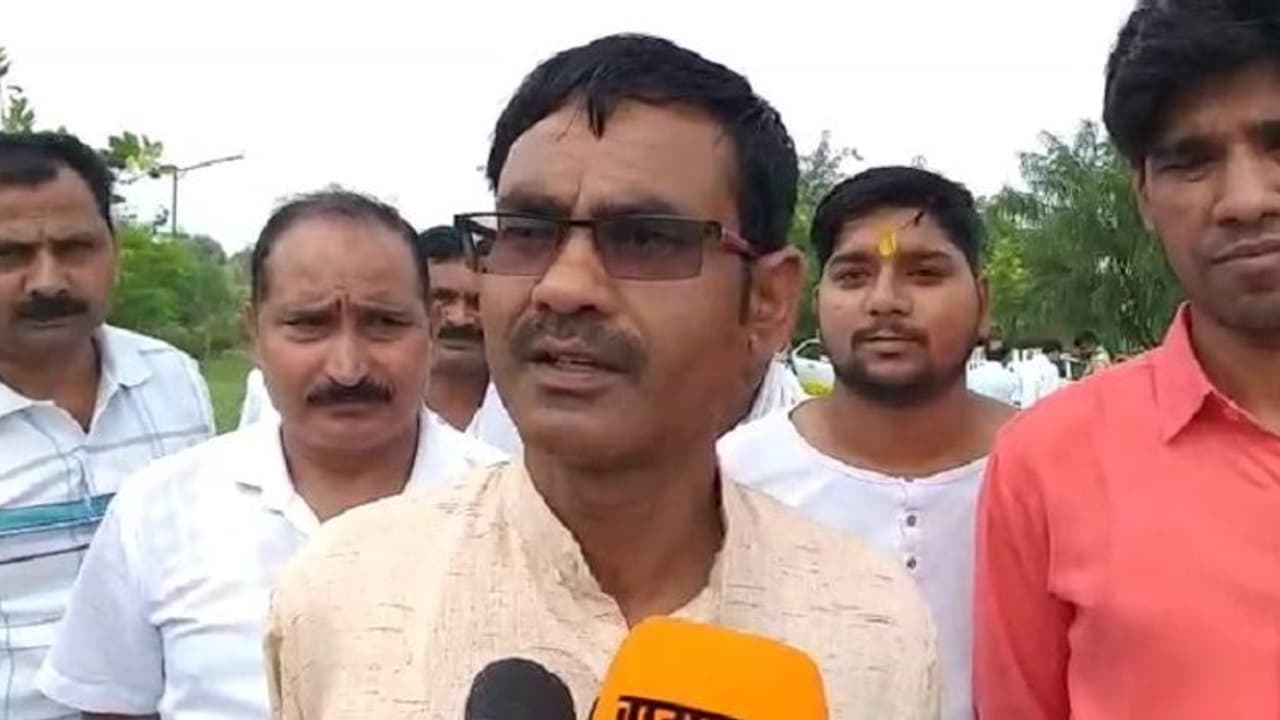 भाजपा विधायक ने पूर्व प्रधानमंत्री जवाहर लाल नेहरु को बताया ऐयाश