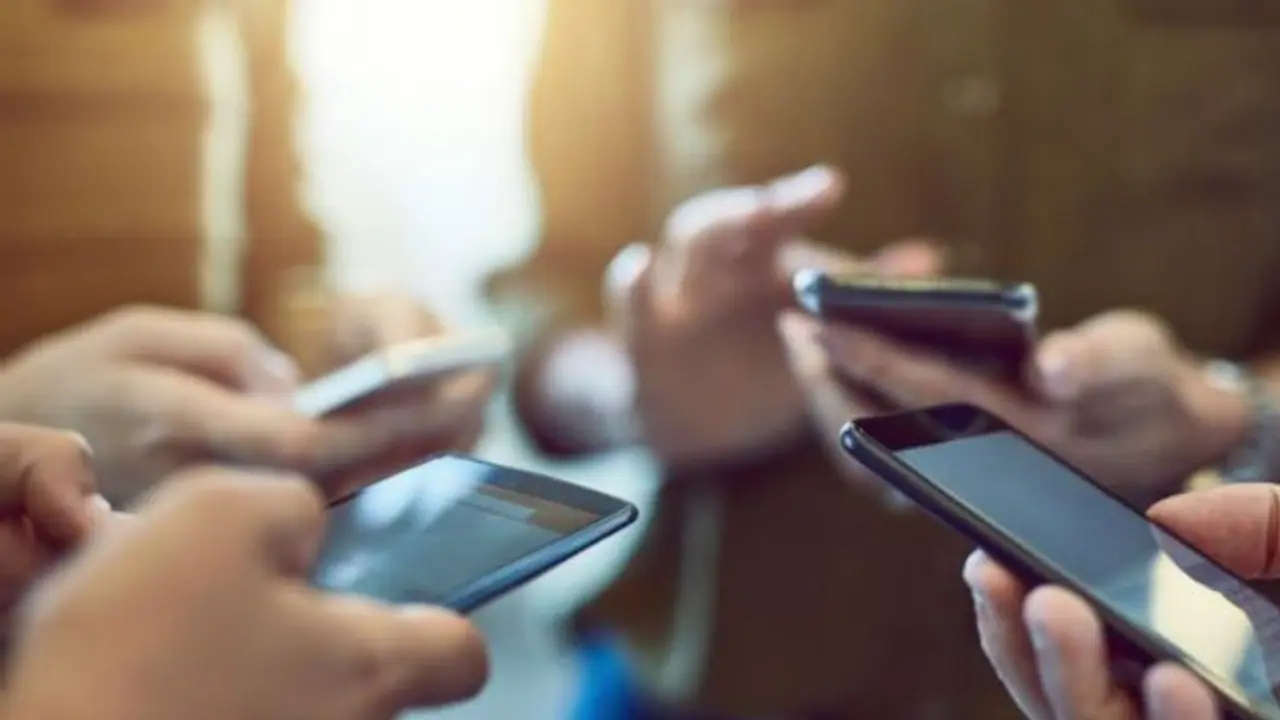 നിങ്ങളുടെ മൊബൈൽ സേവനം അറിയിപ്പില്ലാതെ തടസ്സപ്പെട്ടോ?: കമ്പനിയോട് നഷ്ടപരിഹാരം ആവശ്യപ്പെടാം