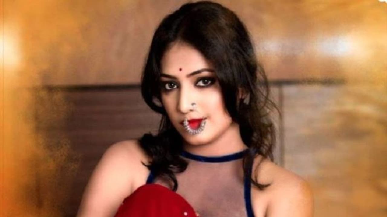 ಕುರೂಪಿಗೆ ಮರುಳಾದ್ರಾ ‘ರಾಣಿ ಅಮೃತಮತಿ’ ಹರಿಪ್ರಿಯಾ? ಕುರೂಪಿಗೆ ಮರುಳಾದ್ರಾ ‘ರಾಣಿ ಅಮೃತಮತಿ’ ಹರಿಪ್ರಿಯಾ?