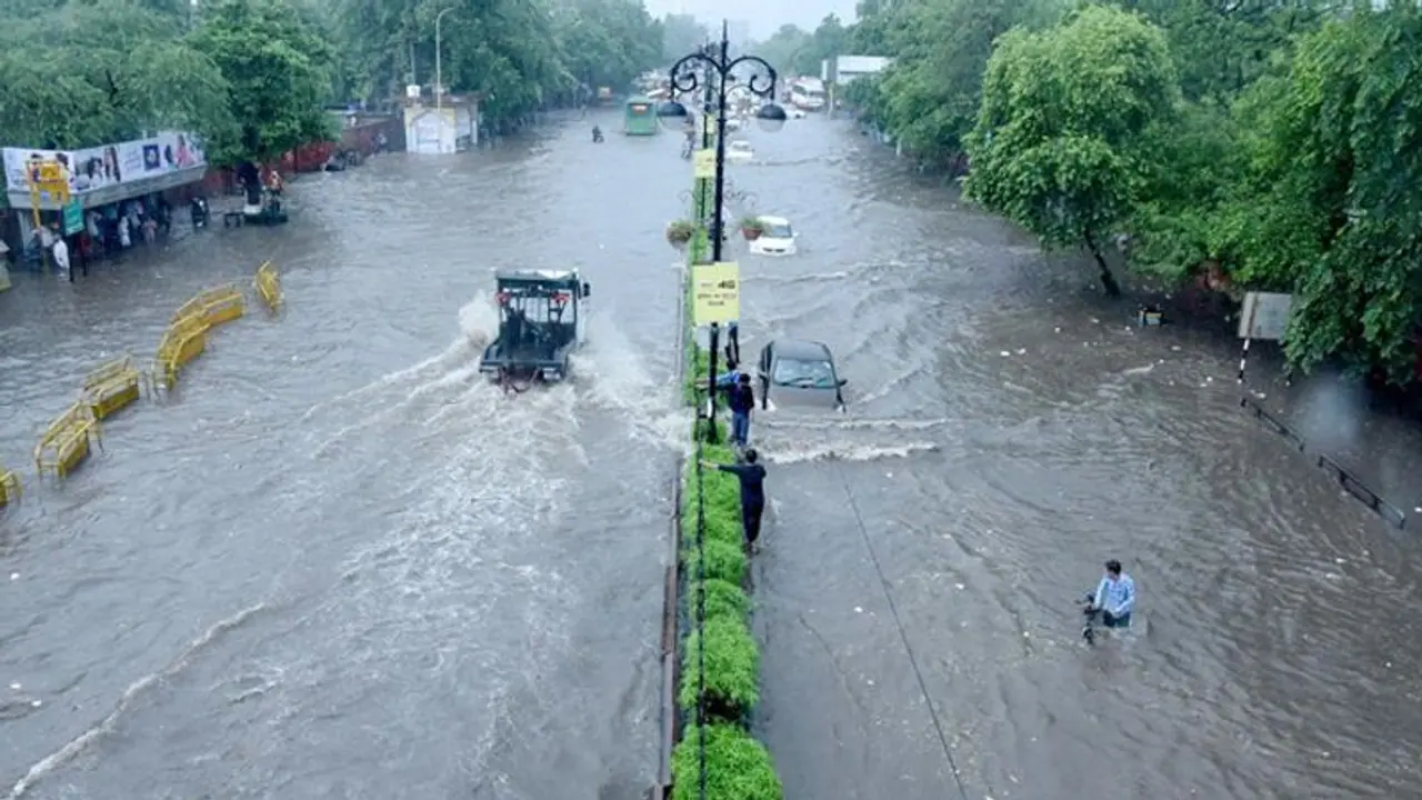 गुजरात में अगले 24 घंटे बारिश दिखा सकती हैं ‘तांडव’