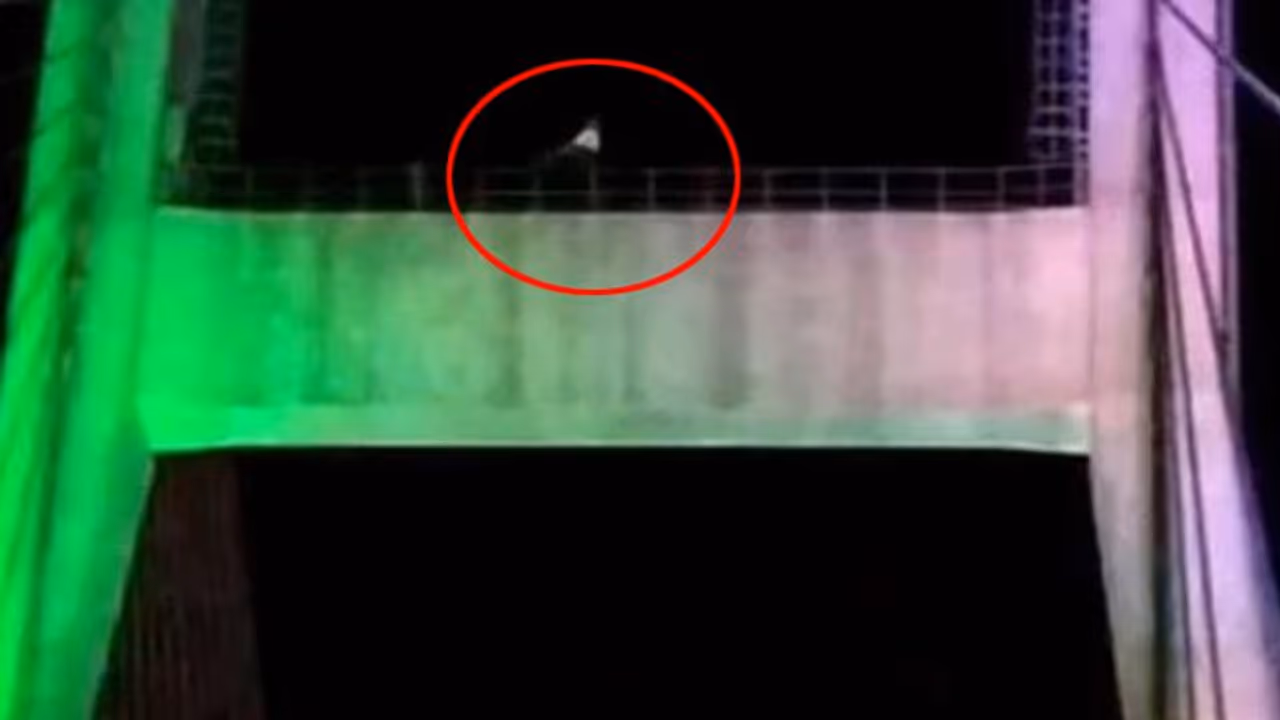 विक्रम लैंडर से संपर्क होने तक लड़के ने पकड़ी जिद, करता रहेगा चंद्रदेव की तपस्या