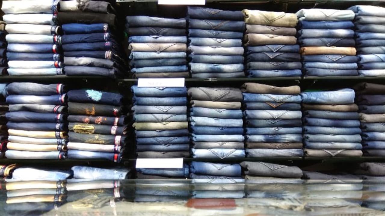 ಕೊರೋನಾ ಕಾಟಕ್ಕೆ ಕೊಚ್ಚಿ ಹೋಗುತ್ತಾ ಬಳ್ಳಾರಿ ಜೀನ್ಸ್ ಉದ್ಯಮ? ಕೊರೋನಾ ಕಾಟಕ್ಕೆ ಕೊಚ್ಚಿ ಹೋಗುತ್ತಾ ಬಳ್ಳಾರಿ ಜೀನ್ಸ್ ಉದ್ಯಮ?