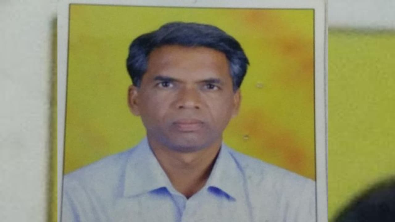 దాసరి మోహన్ తెలుగు కవిత: అలసి పోతున్నాను... దాసరి మోహన్ తెలుగు కవిత: అలసి పోతున్నాను...