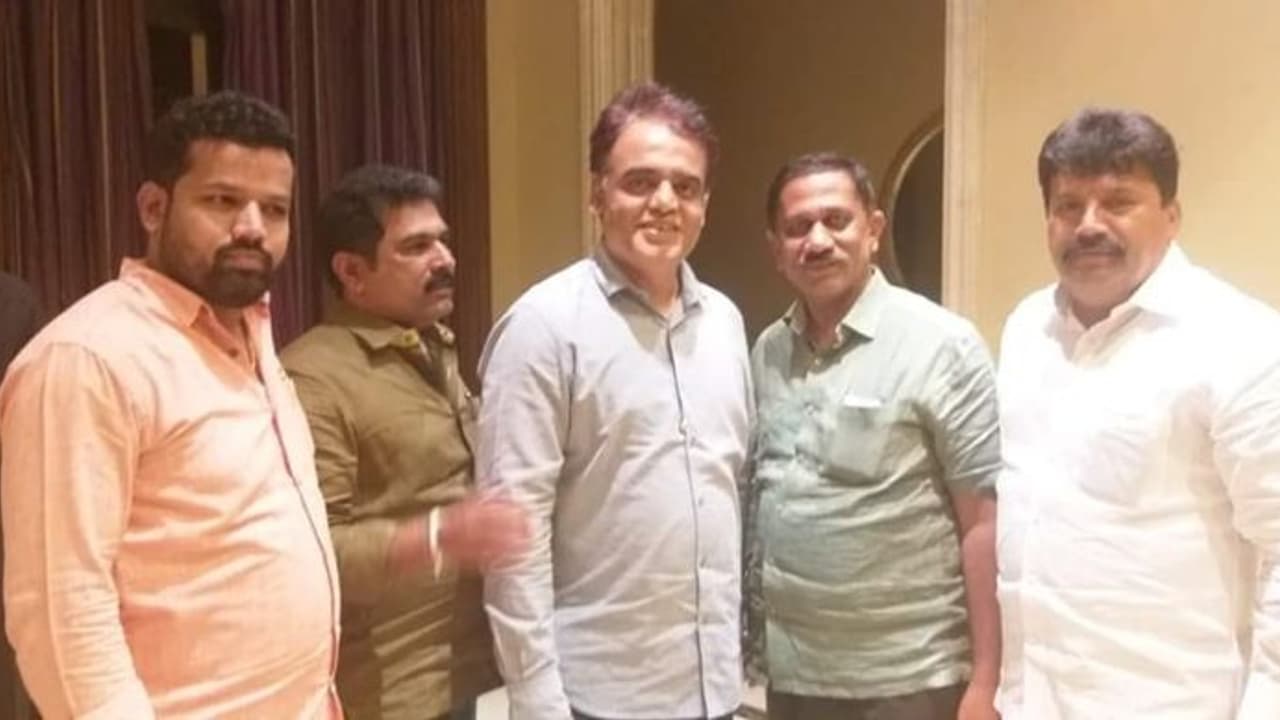 ಡಿಸಿಎಂ ಭೇಟಿ: ಬಿಜೆಪಿ ಸೇರಲು ಸಜ್ಜಾದ ಮಂಡ್ಯ ಜೆಡಿಎಸ್ ಮುಖಂಡ ? ಡಿಸಿಎಂ ಭೇಟಿ: ಬಿಜೆಪಿ ಸೇರಲು ಸಜ್ಜಾದ ಮಂಡ್ಯ ಜೆಡಿಎಸ್ ಮುಖಂಡ ?