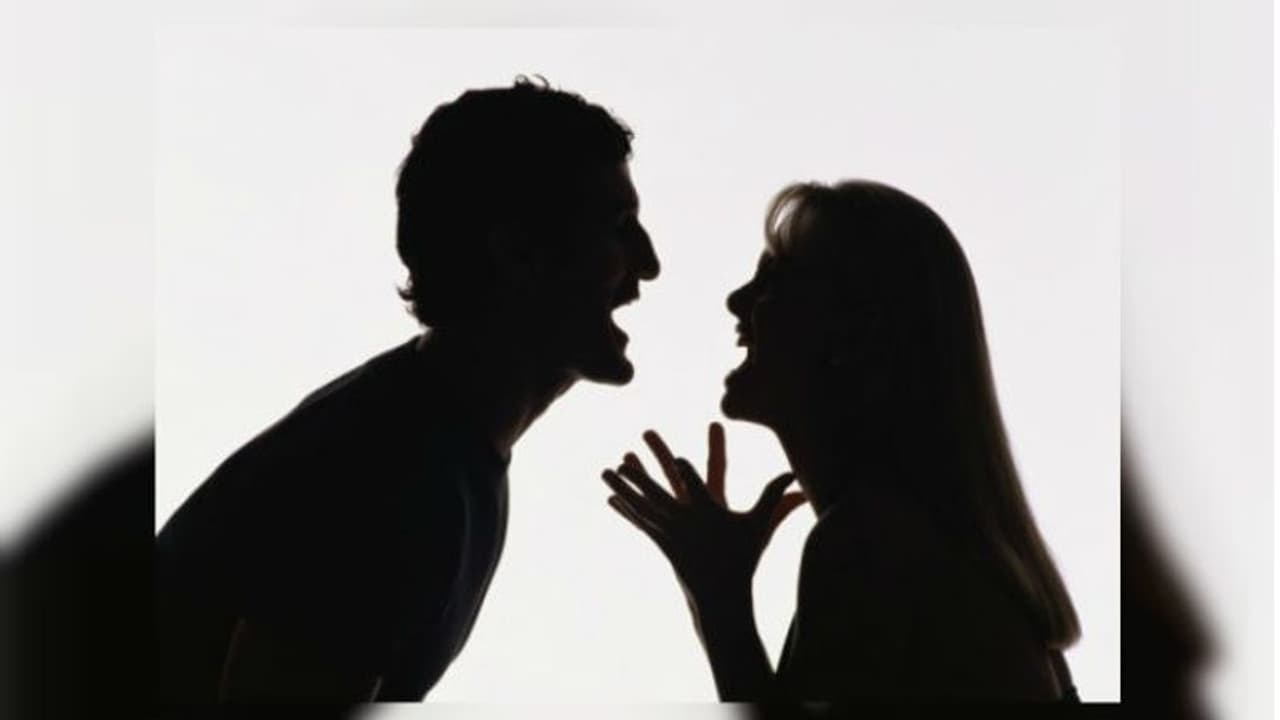 మొదటి పెళ్లి దాచి మరో పెళ్లి.. నిజం తెలిసిపోతుందేమోనని...