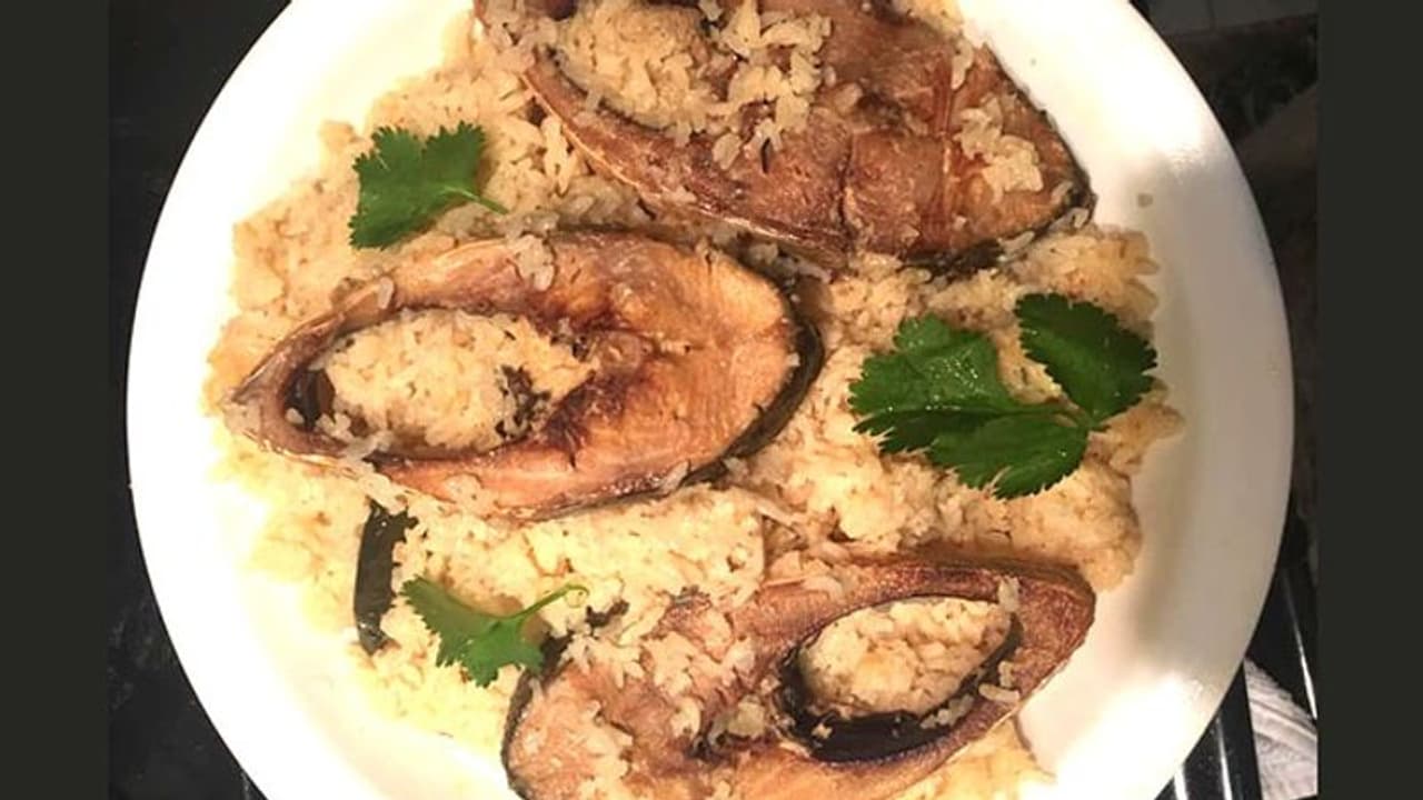 এবার পুজোয় জমে উঠবে ইলিশ মাছের পোলাও, চেটে পুটে খাবে সকলেই এবার পুজোয় জমে উঠবে ইলিশ মাছের পোলাও, চেটে পুটে খাবে সকলেই