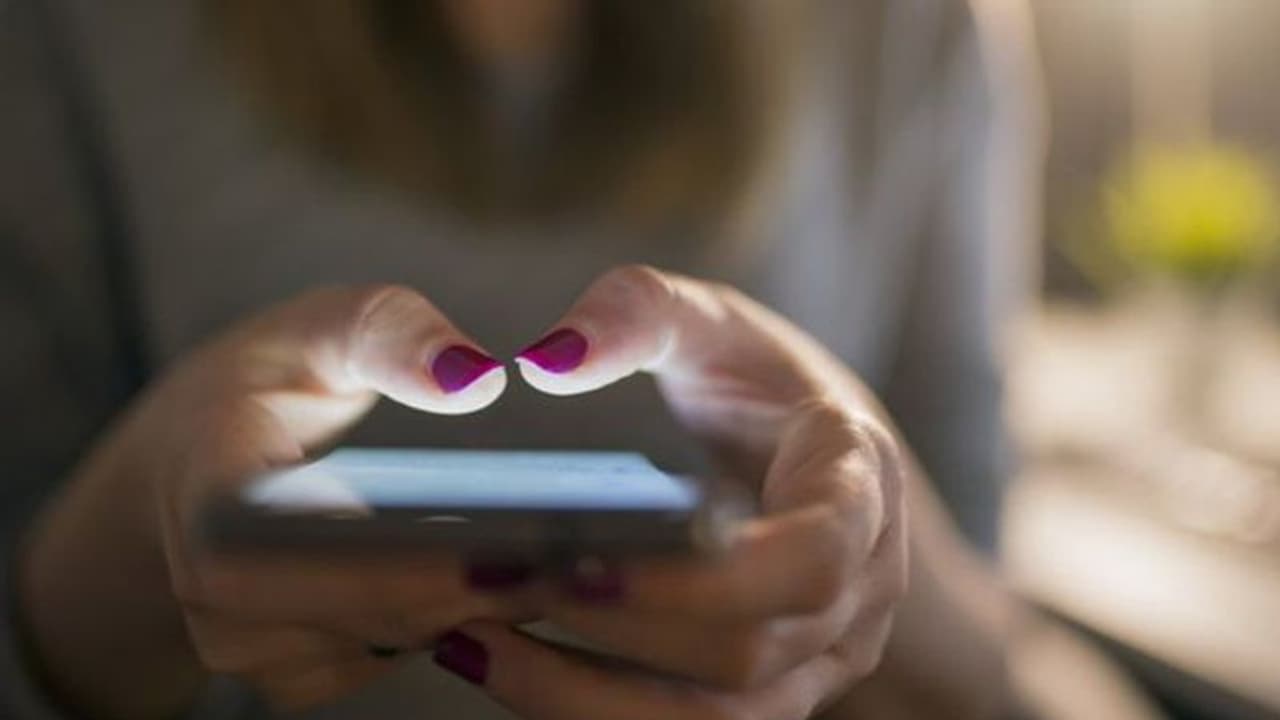 गूगल से महिला को पता चला पति का राज, पोस्टमॉर्टम रिपोर्ट से मिला सबूत गूगल से महिला को पता चला पति का राज, पोस्टमॉर्टम रिपोर्ट से मिला सबूत