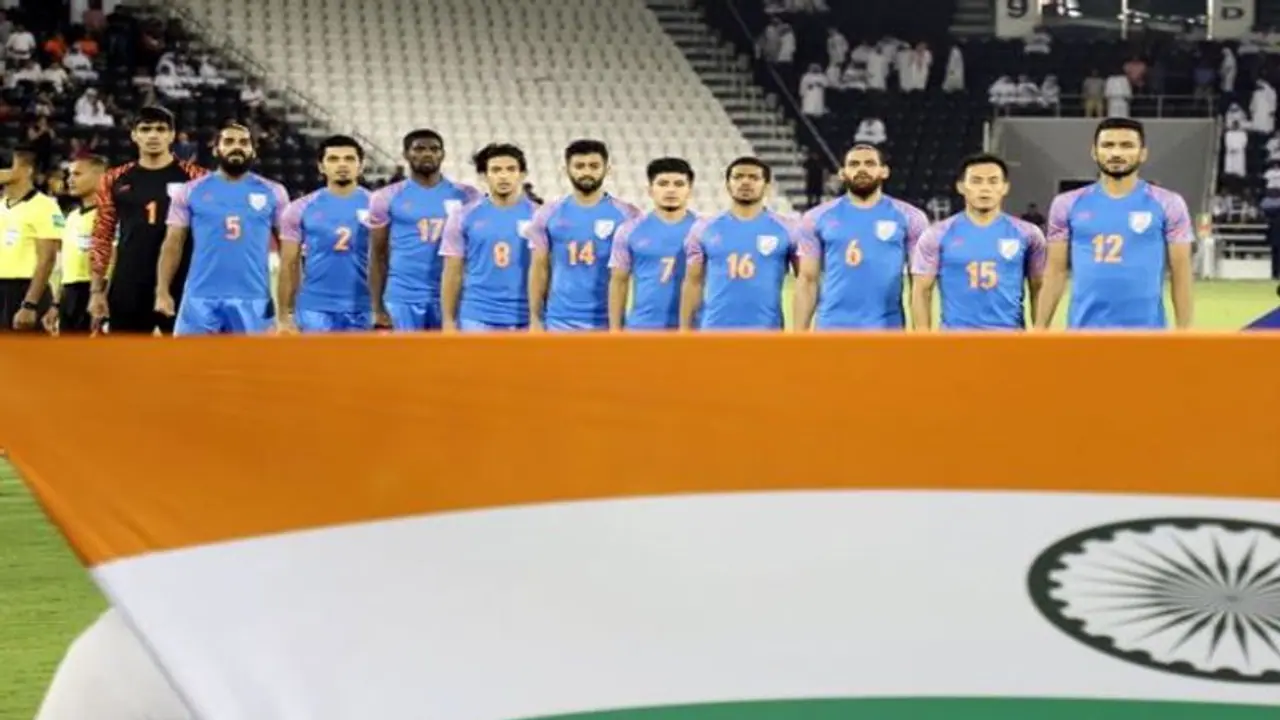 এক ধাপ পিছিয়ে গেলেন সুনীলরা, দুরন্ত জয় ছোটদের