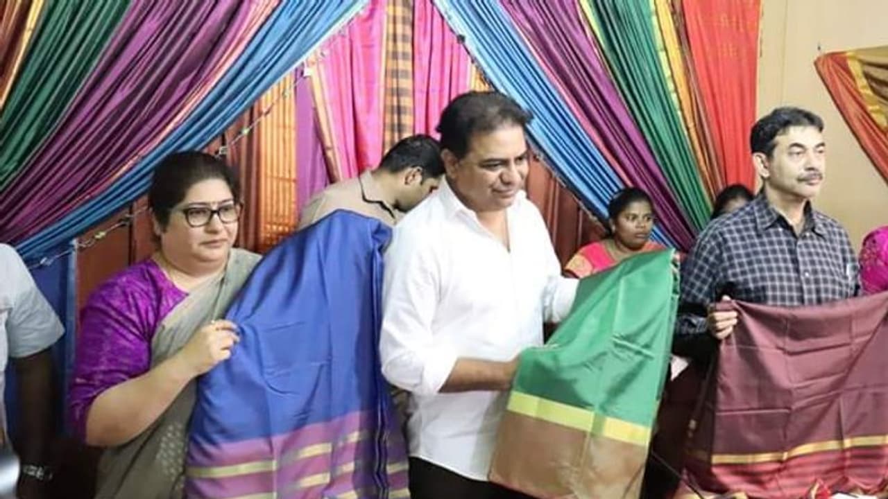 ప్రతి సోమవారం చేనేత దుస్తుల్నే ధరిస్తున్నాం: కేటీఆర్ ప్రతి సోమవారం చేనేత దుస్తుల్నే ధరిస్తున్నాం: కేటీఆర్