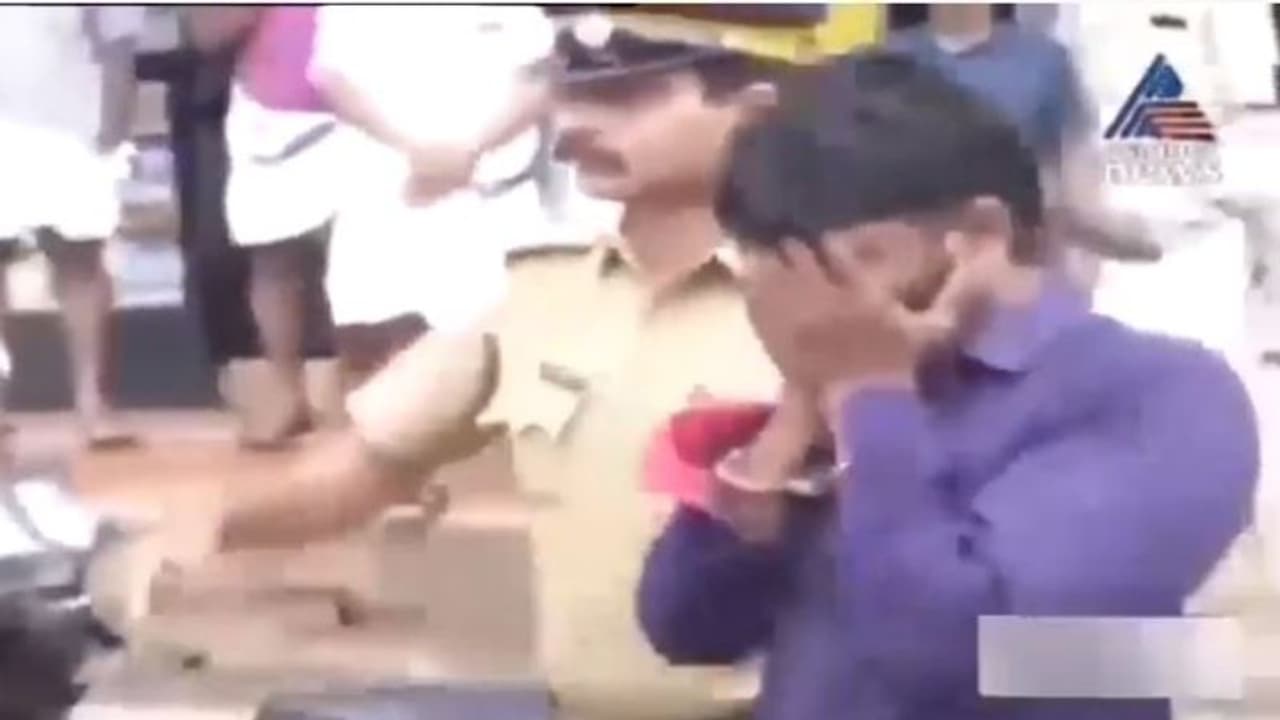 పంటరుణాల స్కామ్ : కథ నడిపిన కారు డ్రైవర్.. పంటరుణాల స్కామ్ : కథ నడిపిన కారు డ్రైవర్..