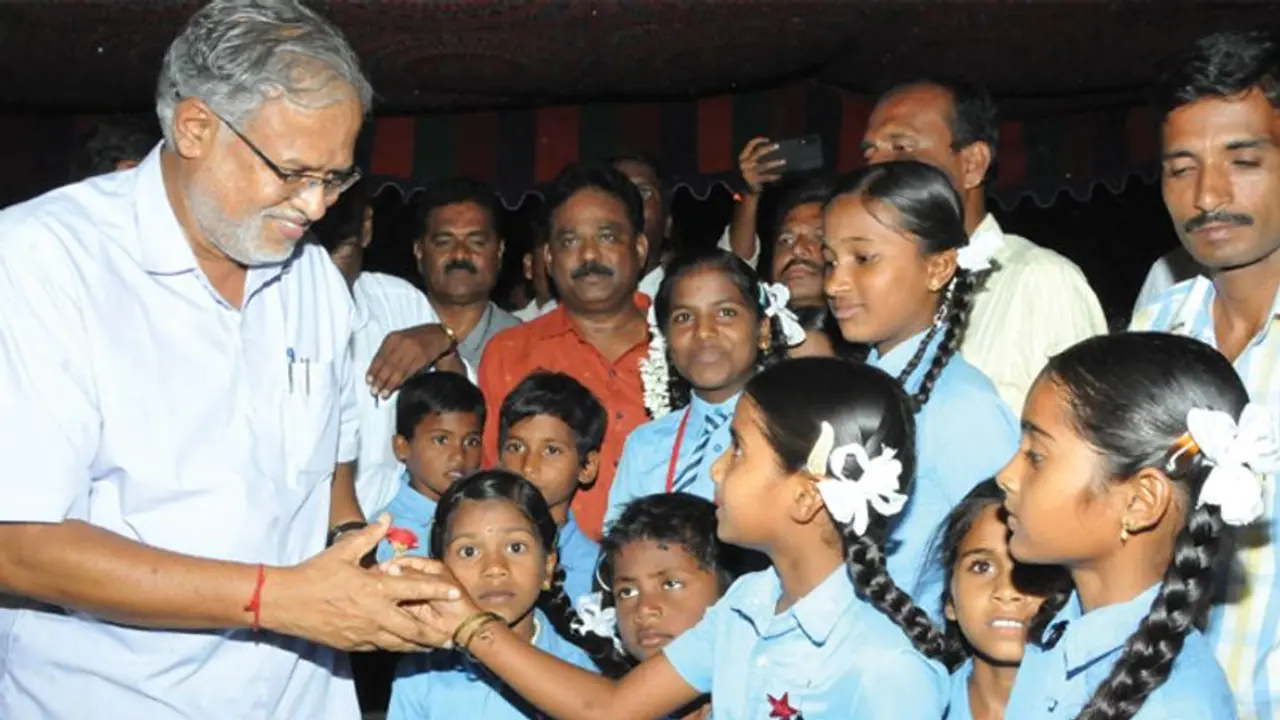 ಶಿಕ್ಷಣ ಸಚಿವ ಸುರೇಶ್ ಕುಮಾರ್ ಶಾಲಾ ವಾಸ್ತವ್ಯ ಶಿಕ್ಷಣ ಸಚಿವ ಸುರೇಶ್ ಕುಮಾರ್ ಶಾಲಾ ವಾಸ್ತವ್ಯ