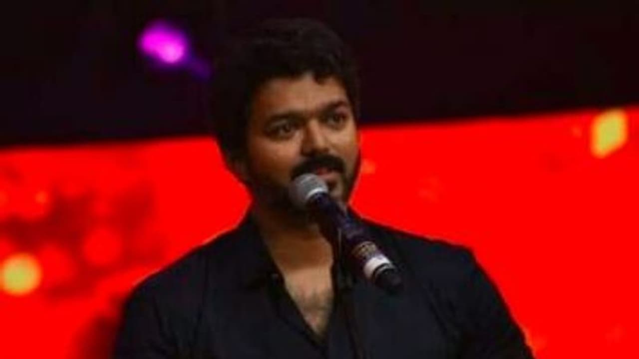 ఫ్యాన్స్ మధ్య గొడవలు మంచిదే.. గేమ్స్ రాజకీయాల్లో ఆడుకోండి!