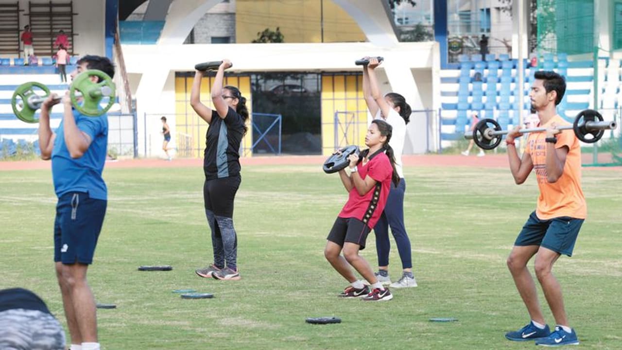 ಕಂಠೀರವ ಅಥ್ಲೀಟ್ಗಳಿಗೆ ಮೈದಾನವೇ ಜಿಮ್! ಕಂಠೀರವ ಅಥ್ಲೀಟ್ಗಳಿಗೆ ಮೈದಾನವೇ ಜಿಮ್!