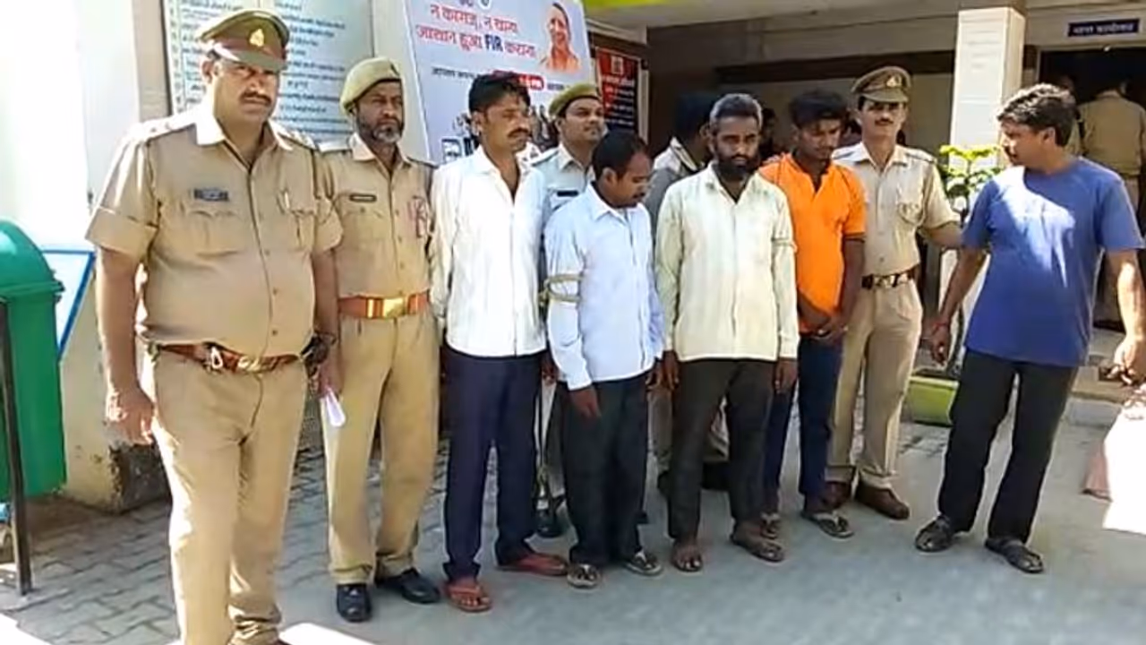 बेटे को इलाज के लिए ले जा रहे थे मां बाप, बच्चा चोर समझ भीड़ ने दौड़ा दौड़ाकर पीटा