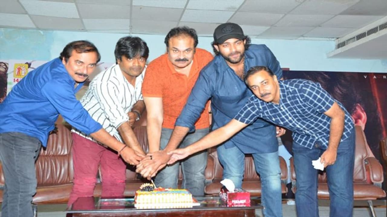 అన్నా మారింది టైటిలే.. చిరు, బన్నీ ఏమన్నారంటే.. హరీష్ శంకర్ అన్నా మారింది టైటిలే.. చిరు, బన్నీ ఏమన్నారంటే.. హరీష్ శంకర్