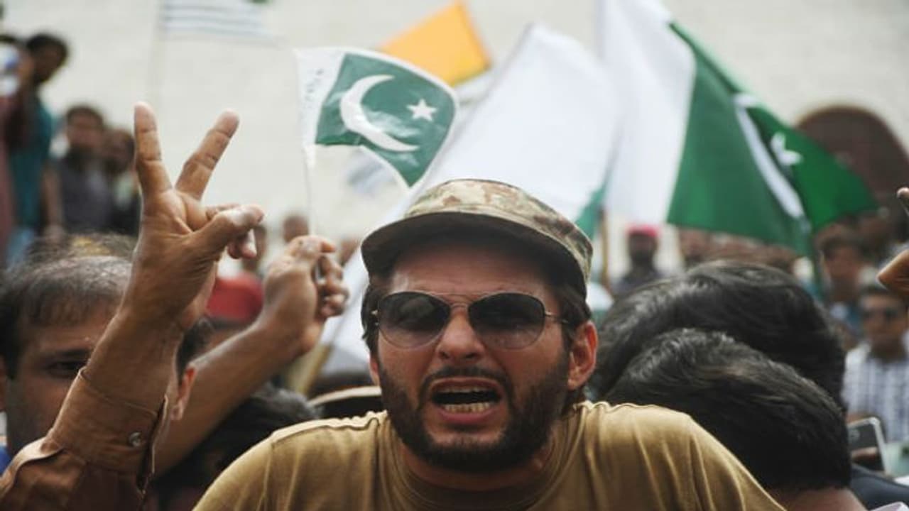 শ্রীলঙ্কার ১০ ক্রিকেটারের পাক সফর বয়কট, আইপিএলকে দুষছেন আফ্রিদি শ্রীলঙ্কার ১০ ক্রিকেটারের পাক সফর বয়কট, আইপিএলকে দুষছেন আফ্রিদি