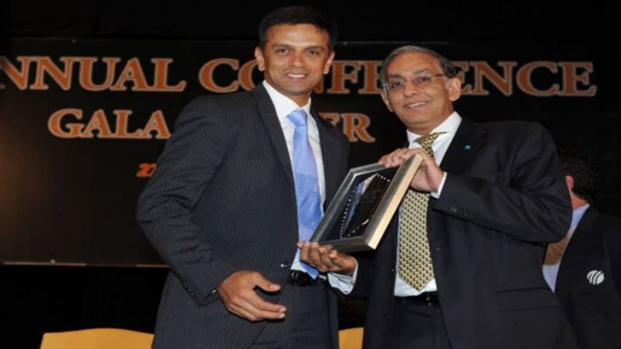 দ্রাবিড়ের হাত বদল, অপেশাদার আইসিসির ওপর ক্ষুব্ধ ক্রিকেট মহল