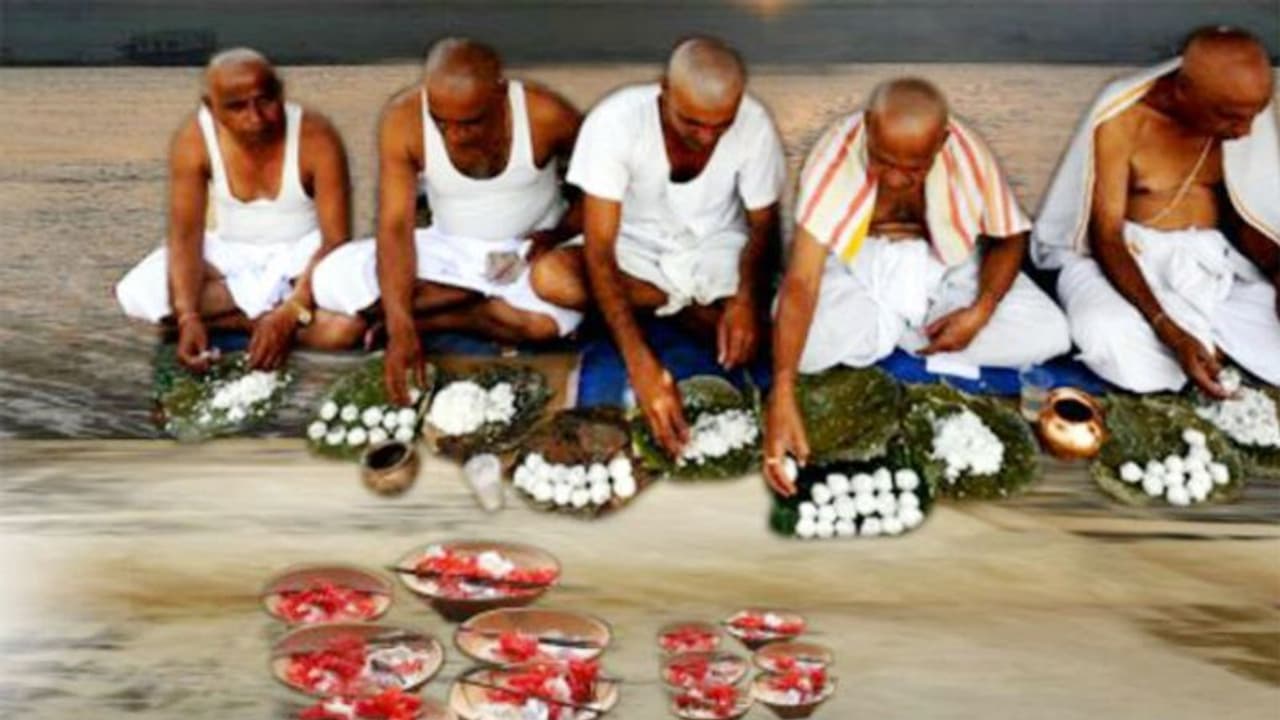 श्राद्ध और पिंडदान के लिए प्रसिद्ध हैं ये 5 तीर्थ स्थान, पुराणों में भी मिलता है इनका वर्णन श्राद्ध और पिंडदान के लिए प्रसिद्ध हैं ये 5 तीर्थ स्थान, पुराणों में भी मिलता है इनका वर्णन