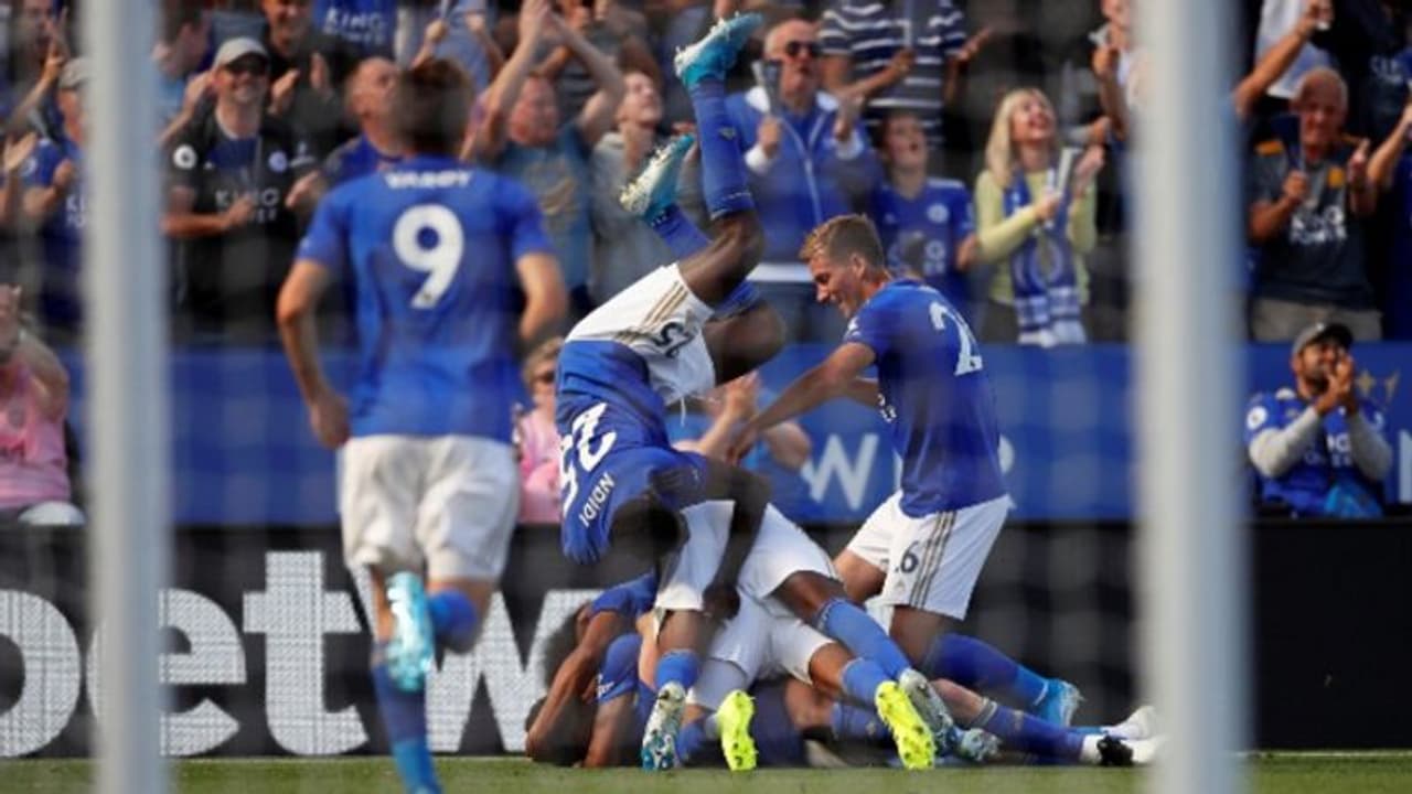 ഇംഗ്ലീഷ് പ്രീമിയര് ലീഗ്: ടോട്ടന്ഹാമിനെ ഞെട്ടിച്ച് ലെസ്റ്റര്, ബേണ്മൗത്തിനും ജയം ഇംഗ്ലീഷ് പ്രീമിയര് ലീഗ്: ടോട്ടന്ഹാമിനെ ഞെട്ടിച്ച് ലെസ്റ്റര്, ബേണ്മൗത്തിനും ജയം