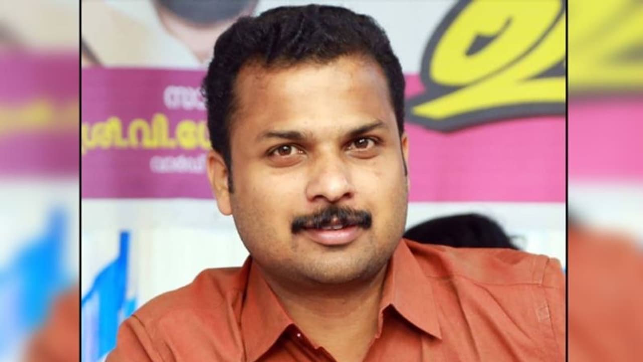 വട്ടിയൂര്ക്കാവില് മത്സരിക്കുന്നതാരെന്ന് പാര്ട്ടി തീരുമാനിക്കും: വികെ പ്രശാന്ത് വട്ടിയൂര്ക്കാവില് മത്സരിക്കുന്നതാരെന്ന് പാര്ട്ടി തീരുമാനിക്കും: വികെ പ്രശാന്ത്