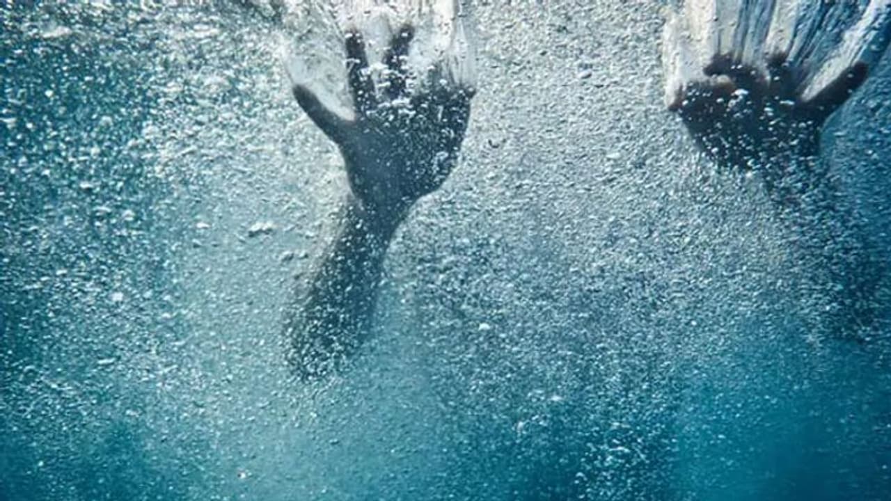 മലവെള്ളപ്പാച്ചിൽ; ഒഴുക്കിൽപ്പെട്ട ഒരുവയസ്സുകാരിയുടെ മൃതദേഹം കണ്ടെത്തി മലവെള്ളപ്പാച്ചിൽ; ഒഴുക്കിൽപ്പെട്ട ഒരുവയസ്സുകാരിയുടെ മൃതദേഹം കണ്ടെത്തി