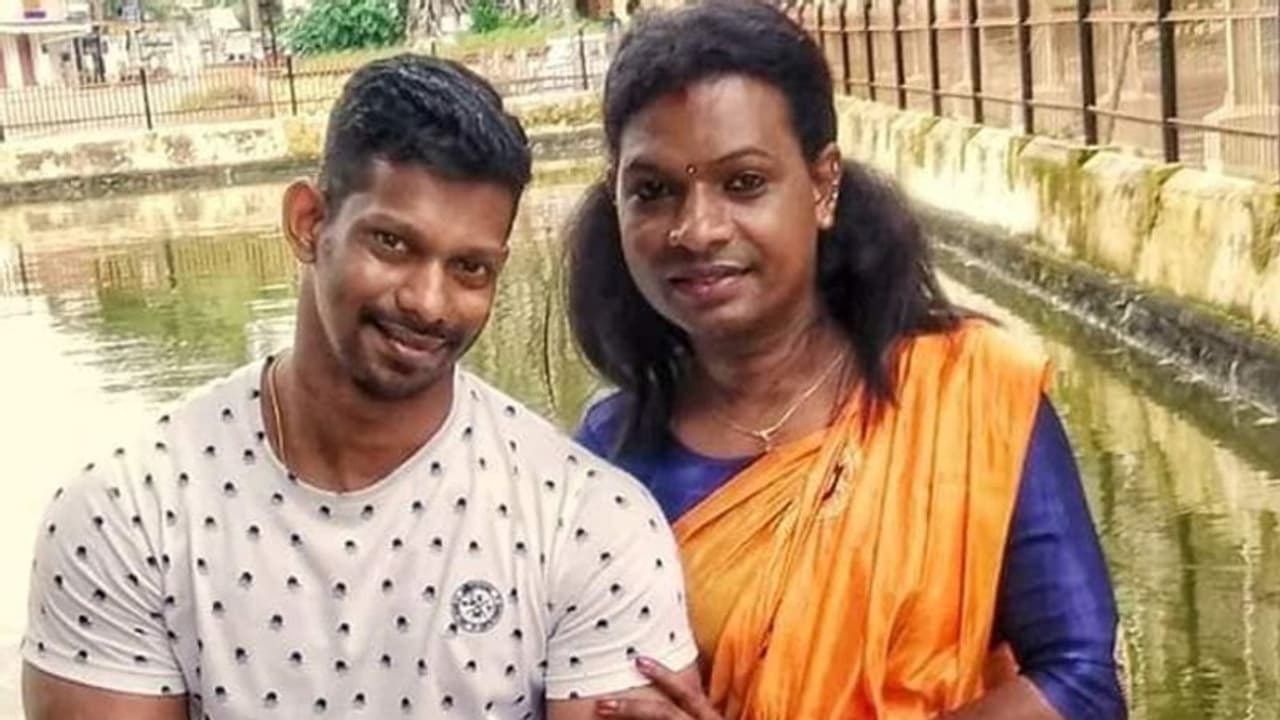 ട്രാൻസ്ജെൻഡര് നര്ത്തകിയെ വധുവാക്കി ഡിവൈഎഫ്ഐ പ്രവര്ത്തകനായ 'മിസ്റ്റര് കേരള' ട്രാൻസ്ജെൻഡര് നര്ത്തകിയെ വധുവാക്കി ഡിവൈഎഫ്ഐ പ്രവര്ത്തകനായ 'മിസ്റ്റര് കേരള'