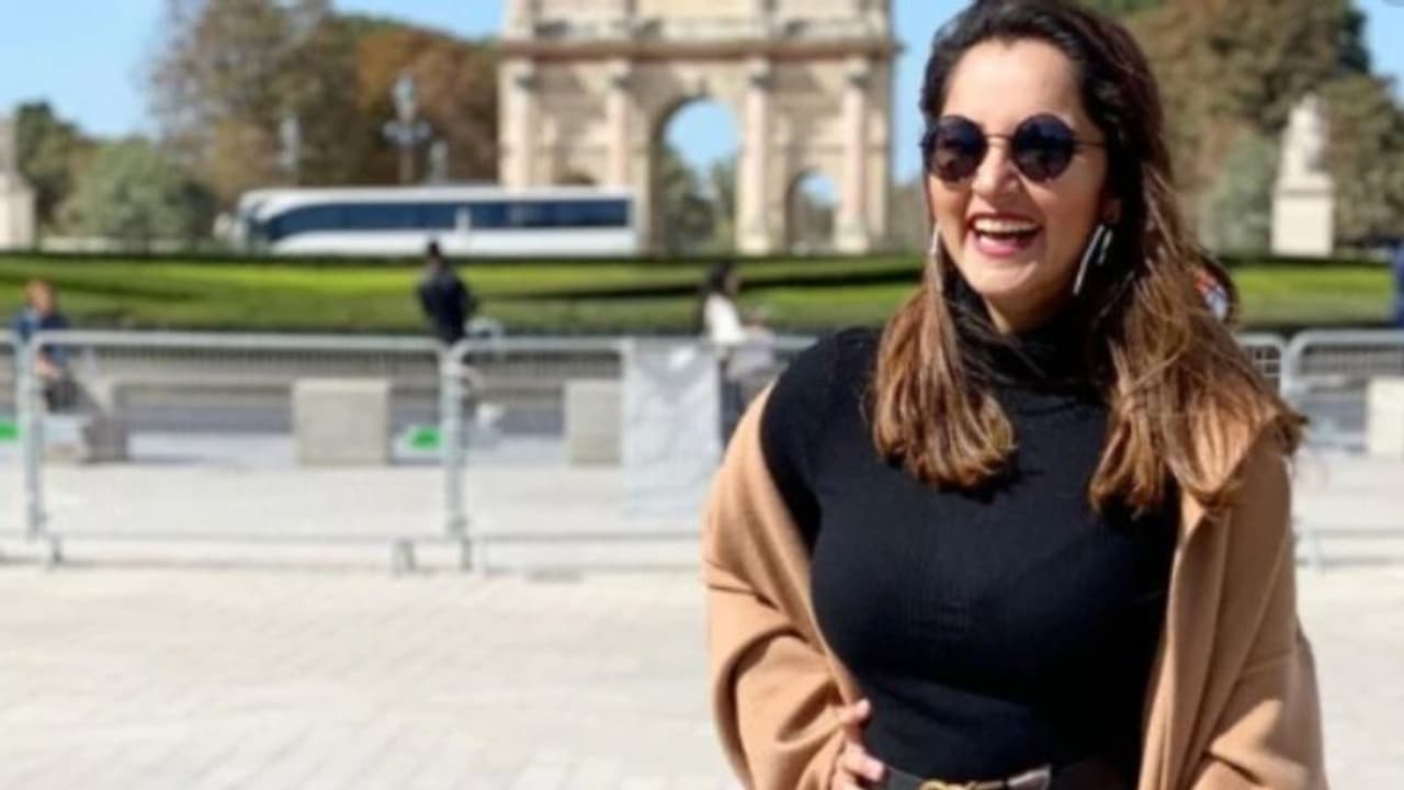 ബെൽറ്റിന് മാത്രം 39000 രൂപ; കിടിലന് ലുക്കിൽ സാനിയ മിര്സ ബെൽറ്റിന് മാത്രം 39000 രൂപ; കിടിലന് ലുക്കിൽ സാനിയ മിര്സ