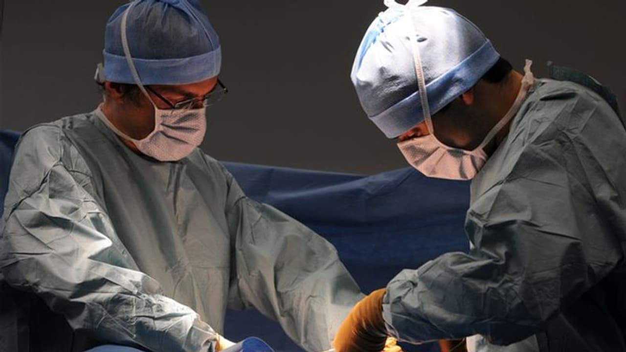 ലിം​ഗത്തിലെ തൊലി പൊളിഞ്ഞടർന്നു, സഹിക്കാനാവാത്ത വേദന, അവസാനം 'തേൻ ചികിത്സ' ഫലിച്ചു