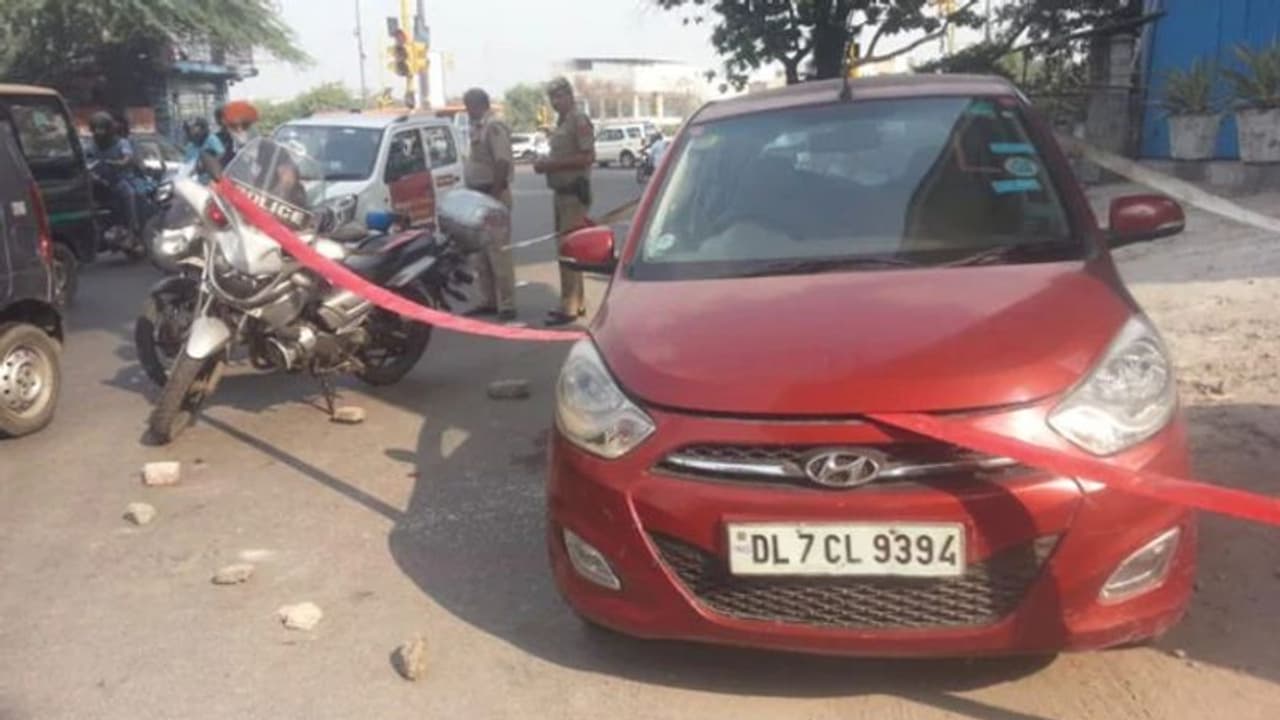 ഭര്ത്താവുമായി ആശുപത്രിയിലേക്ക് പോകുന്നതിനിടെ 59കാരിയെ അജ്ഞാതര് വെടിവച്ചുകൊന്നു ഭര്ത്താവുമായി ആശുപത്രിയിലേക്ക് പോകുന്നതിനിടെ 59കാരിയെ അജ്ഞാതര് വെടിവച്ചുകൊന്നു