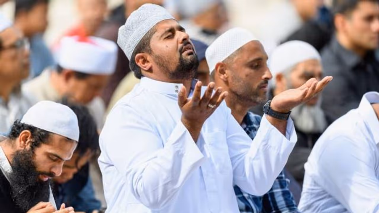 पाकिस्तान और सऊदी अरब जैसे देशों की तुलना में ज्यादा भाग्यशाली हैं भारत में रहने वाले मुसलमानः मार्क टुली पाकिस्तान और सऊदी अरब जैसे देशों की तुलना में ज्यादा भाग्यशाली हैं भारत में रहने वाले मुसलमानः मार्क टुली