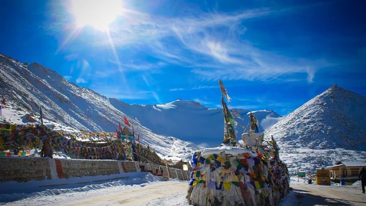 ಖರ್ದುಂಗ್ ಲಾ ಪಾಸ್ಗೆ ಏಕಾಂಗಿ ಪ್ರಯಾಣ ಖರ್ದುಂಗ್ ಲಾ ಪಾಸ್ಗೆ ಏಕಾಂಗಿ ಪ್ರಯಾಣ