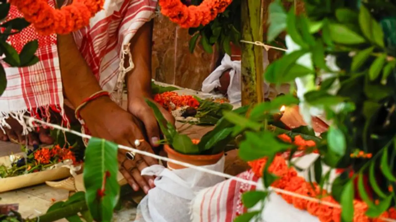 জেনে নিন দুর্গা পুজোয় কীভাবে বাড়িতে করবেন মঙ্গল ঘট স্থাপন জেনে নিন দুর্গা পুজোয় কীভাবে বাড়িতে করবেন মঙ্গল ঘট স্থাপন