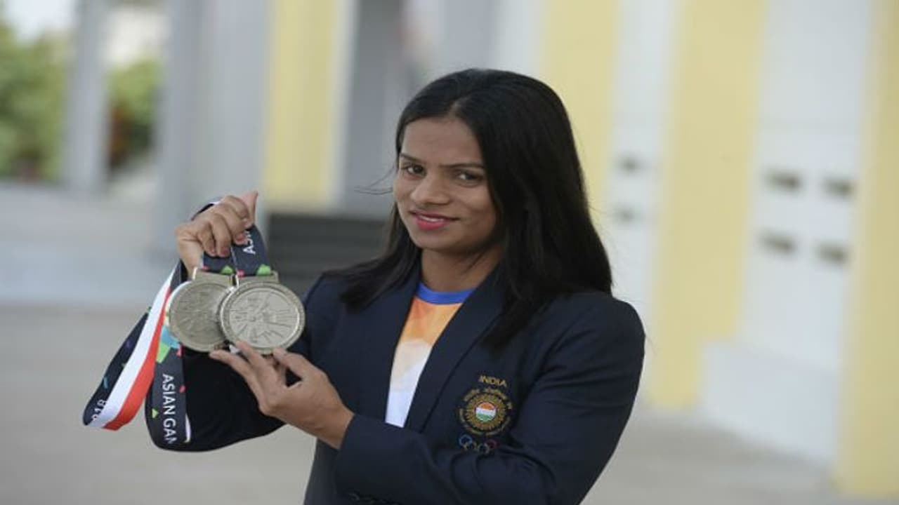 মাথায় বিশ্ব চ্যাম্পিয়নশিপ, রাতেও অনুশীলন দ্যুতির মাথায় বিশ্ব চ্যাম্পিয়নশিপ, রাতেও অনুশীলন দ্যুতির