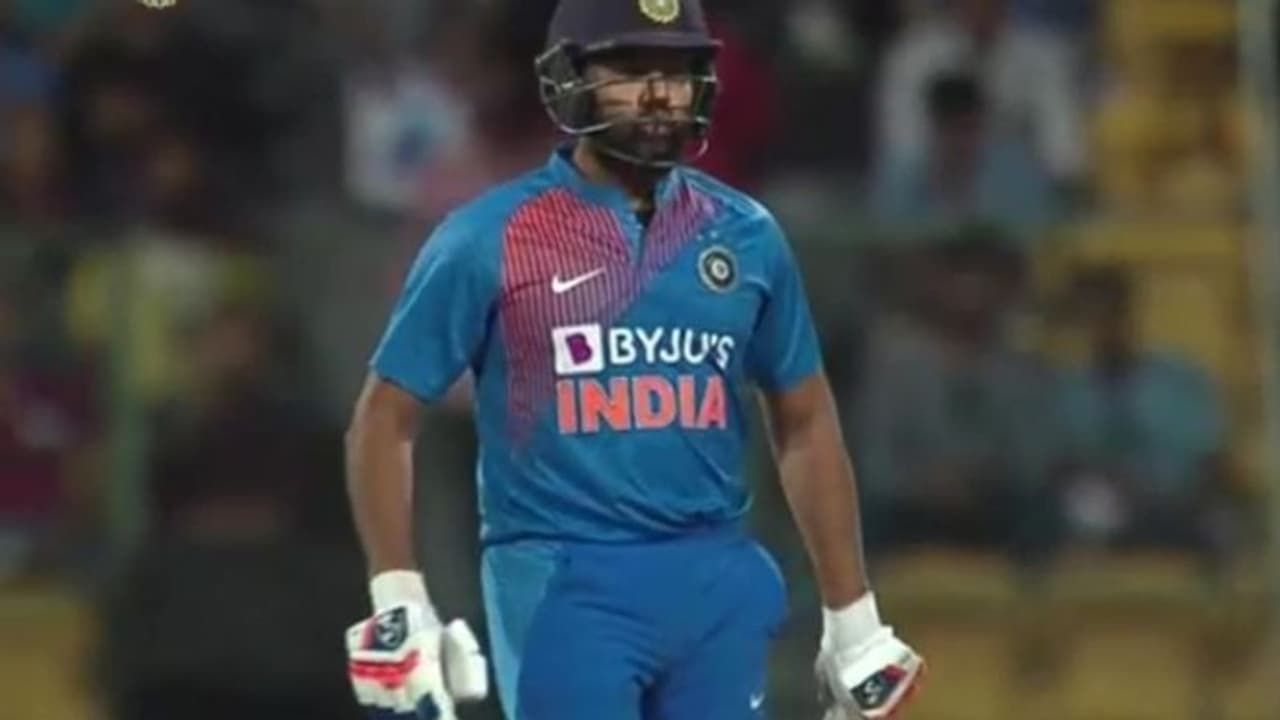 INDvSA:ನೆಚ್ಚಿನ ಮೈದಾನದಲ್ಲಿ ಶಾಕ್; ಆದರೂ ದಾಖಲೆ ಬರೆದ ರೋಹಿತ್! INDvSA:ನೆಚ್ಚಿನ ಮೈದಾನದಲ್ಲಿ ಶಾಕ್; ಆದರೂ ದಾಖಲೆ ಬರೆದ ರೋಹಿತ್!