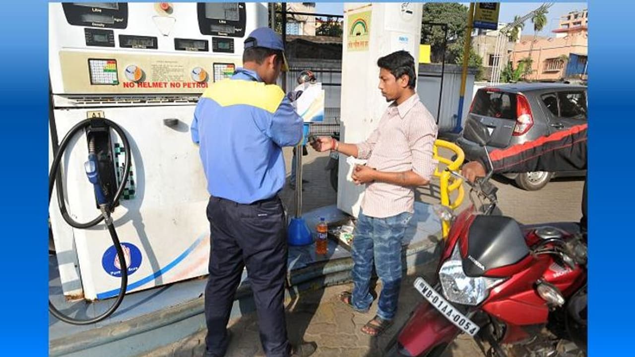 ಹೆಲ್ಮೆಟ್, ಸೀಟ್ಬೆಲ್ಟ್ ಧರಿಸದಿದ್ರೆ ನೋ ಪೆಟ್ರೋಲ್ ಹೆಲ್ಮೆಟ್, ಸೀಟ್ಬೆಲ್ಟ್ ಧರಿಸದಿದ್ರೆ ನೋ ಪೆಟ್ರೋಲ್