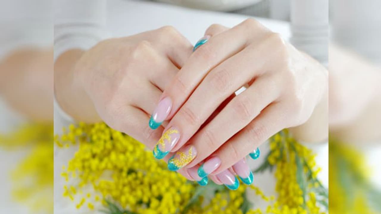 পুজোর একেবারে শেষ মুহূর্তের সাজ, বাড়িতেই নিয়ে নিন পার্লারে মত নখের যত্ন পুজোর একেবারে শেষ মুহূর্তের সাজ, বাড়িতেই নিয়ে নিন পার্লারে মত নখের যত্ন