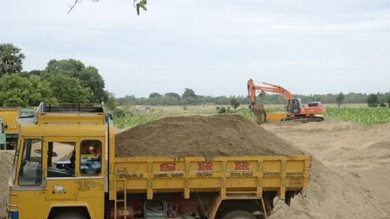 ಲಕ್ಷ್ಮೇಶ್ವರದಲ್ಲಿ ಜೋರಾಗಿ ನಡೀತಿದೆ ಅಕ್ರಮ ಮರಳು ದಂಧೆ!