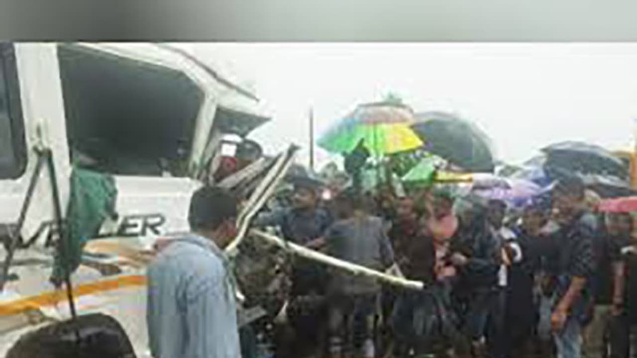 असम में NH37 पर बड़ा हादसा, अब तक 10 ने तोड़ा दम